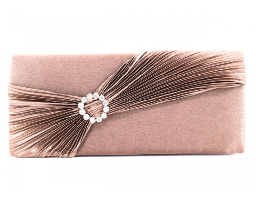 Kabelka na svatbu: nutnost nebo faux pas?