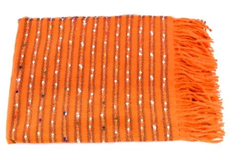 Moderní dámská šála s třásněmi